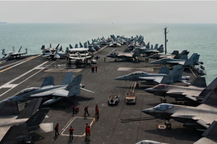 Un porte-avions américain arrive au Moyen-Orient pour relever l'USS Abraham Lincoln en difficulté