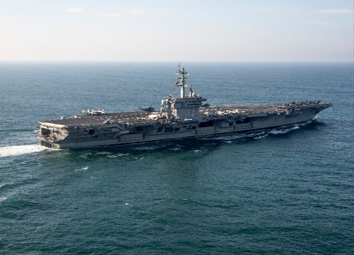 Vide de porte-avions américain dans le Pacifique alors que le George Washington se dirige vers le Moyen-Orient