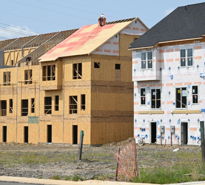 Les taux hypothécaires américains grimpent à 7,2 %, paralysant le marché du logement