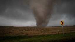 Tornados e Inundaciones Repentinas Azotan Long Island y Delaware