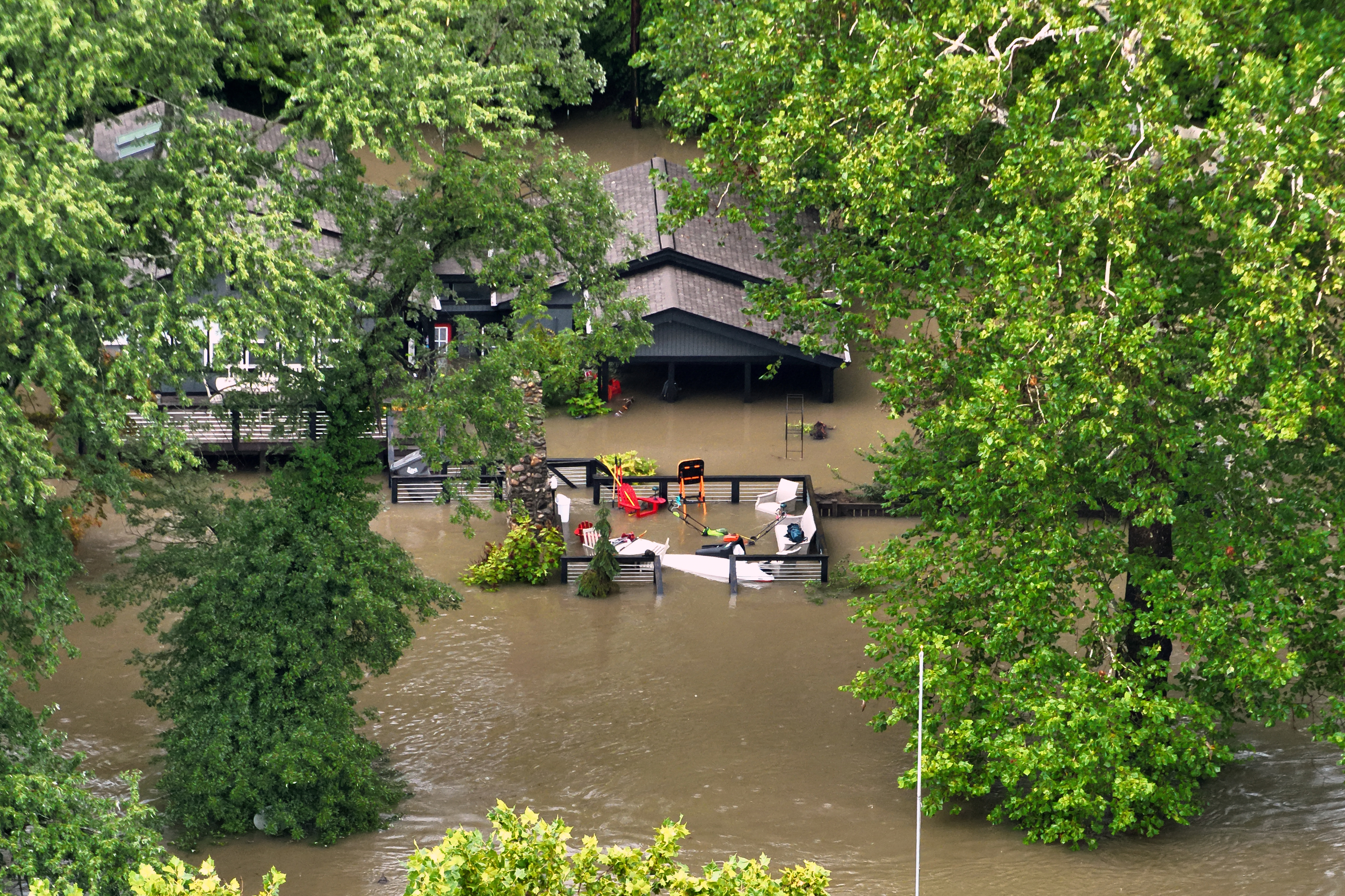 Daños por inundaciones en Indiana podrían superar los 5.000 millones de dólares mientras el estado busca ayuda federal