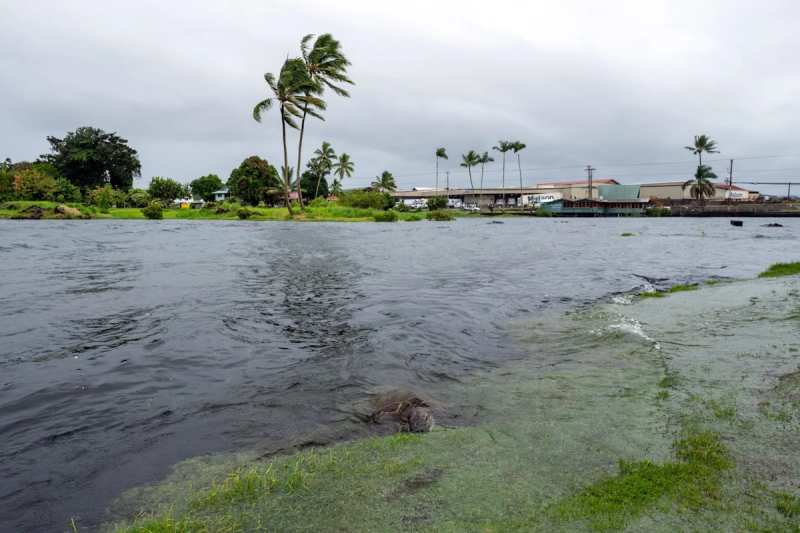 Tormenta Tropical Moke se dirige a Hawái
