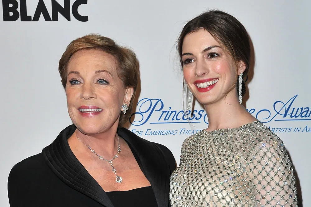 Anne Hathaway Reacts To Julie Andrews Declining Princess Diaries 3