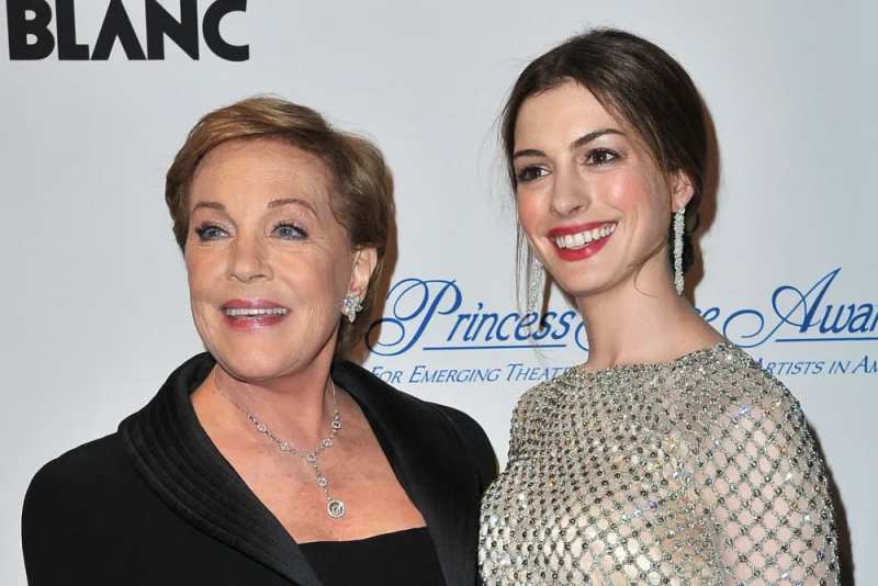Anne Hathaway Reacts To Julie Andrews Declining Princess Diaries 3