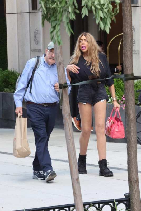 El emotivo ruego "¡Quiero salir!" de Wendy Williams durante una inusual aparición en Nueva York