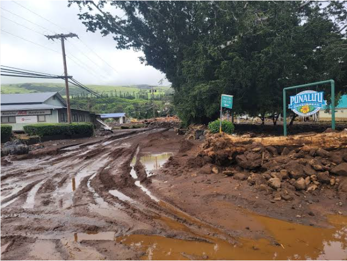 Tropical Storm Moke Threatens Hawaii With Heavy Rains and Strong Winds