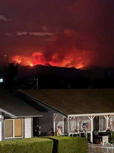 Hawk Fire Jumps U.S. Highway 395 in "Extreme Danger" Escalation Forcing Total Gridlock Outside Reno