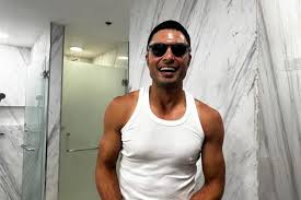 Derek Ramsay répond aux allégations de fausse déclaration de supercar