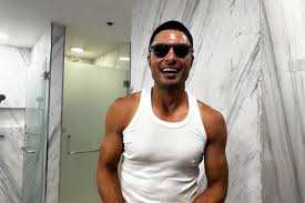 Derek Ramsay Responde a las Alegaciones de Declaración Errónea de Supercoche