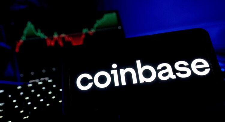 Les actions américaines et les cryptos subissent un "double coup dur" pendant la nuit ; le Bitcoin passe sous les 77 000 $