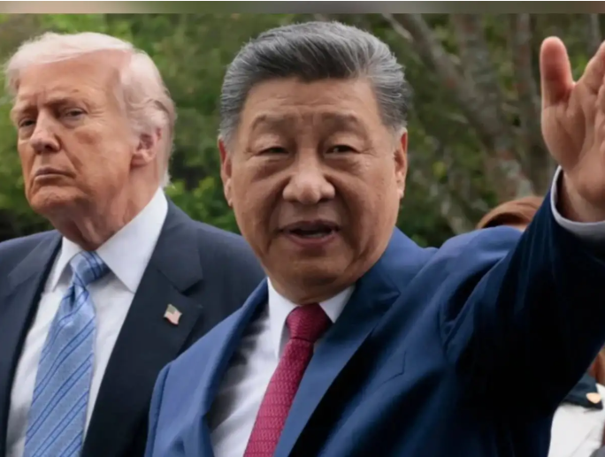 特朗普考虑对中国商品征收百分之七点五的关税，因其倾销市场