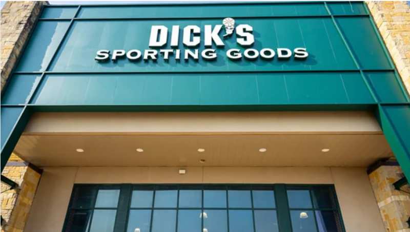 L'action Dick's Sporting Goods chute de 30 % suite à un manque à gagner et une réduction des prévisions