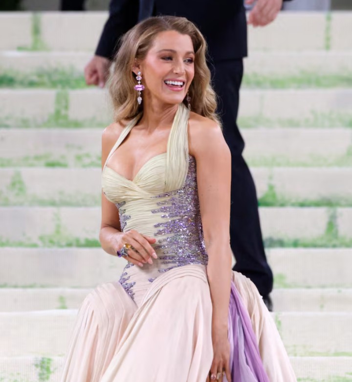 Le juge accorde à Blake Lively 400 000 $ sur 8 M$ de frais juridiques qu'elle a demandés dans un combat cinématographique avec Justin Baldoni