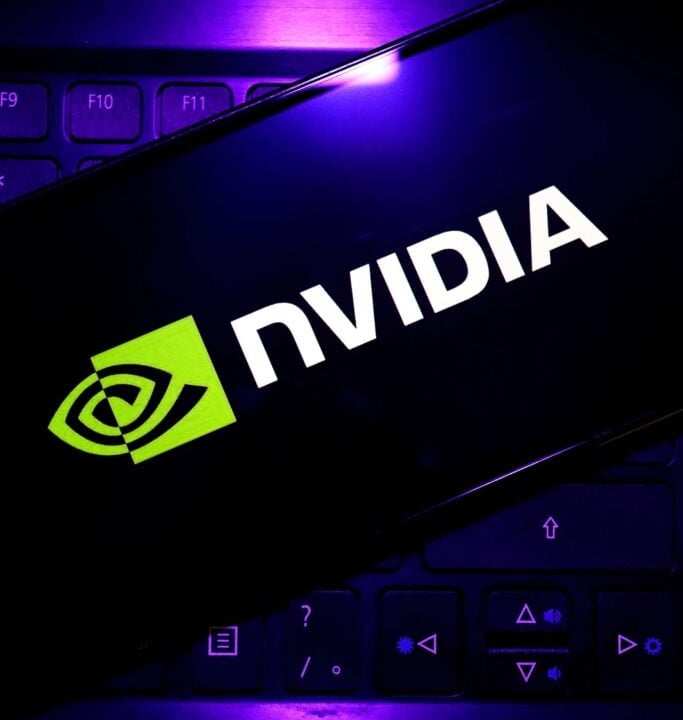 الطلب القوي على رقائق الذكاء الاصطناعي يدفع نتائج Nvidia للربع الثاني إلى ما هو أبعد من توقعات وول ستريت