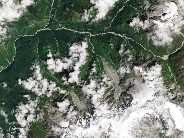 Climate change boosted risk of devastating Himalayan flood, experts say