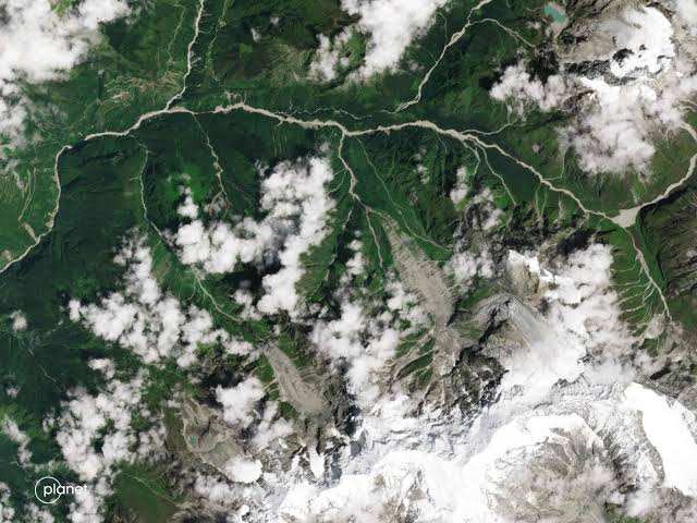 Climate change boosted risk of devastating Himalayan flood, experts say