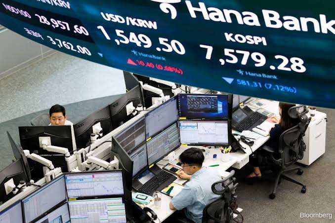 La caída de las acciones de semiconductores en Asia golpea el KOSPI de Corea y activa el circuit breaker