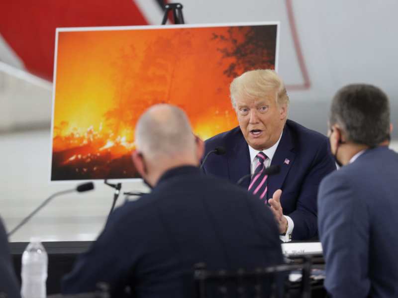 Un responsable de Trump fait l'objet d'une enquête pour un prétendu détournement de ressources contre les incendies de forêt