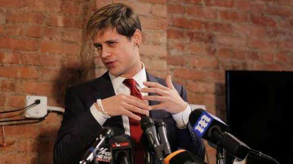 Milo Yiannopoulos Detenido por ICE en Luisiana