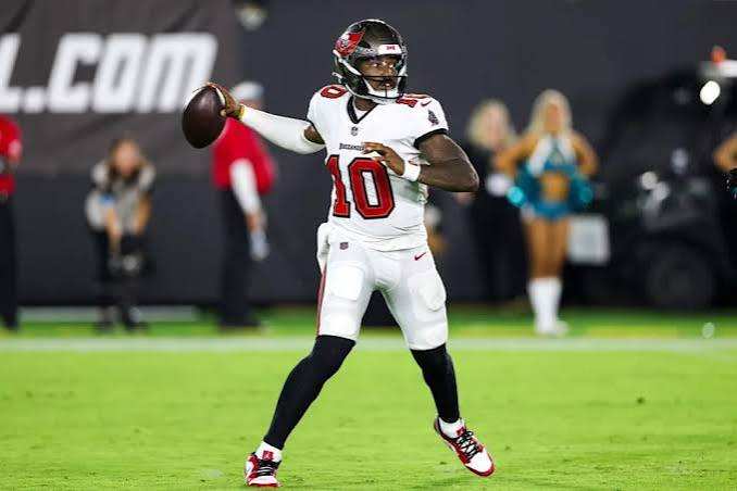 Novato No Reclutado Jalon Daniels Nombrado QB de Respaldo de los Buccaneers