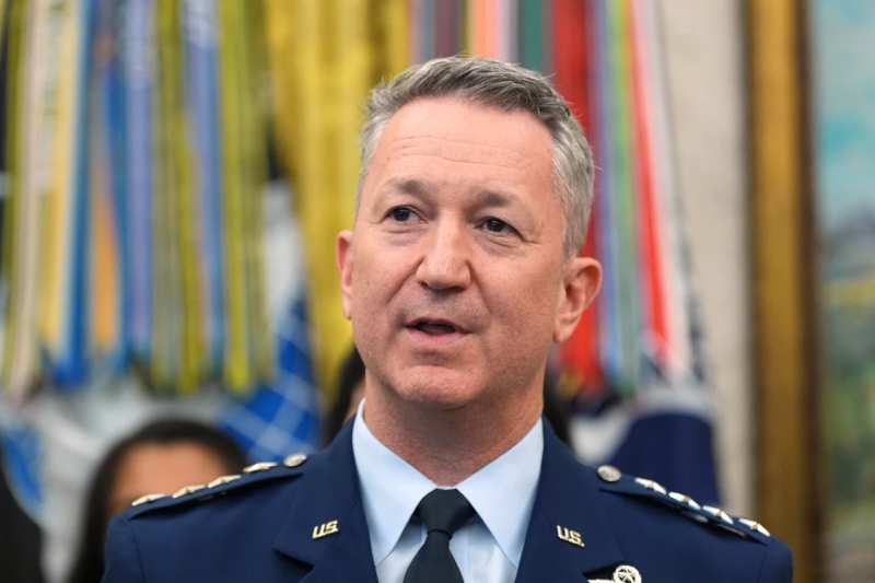 Ejército de EE. UU. no planea enviar tropas a las urnas en noviembre, dice general principal