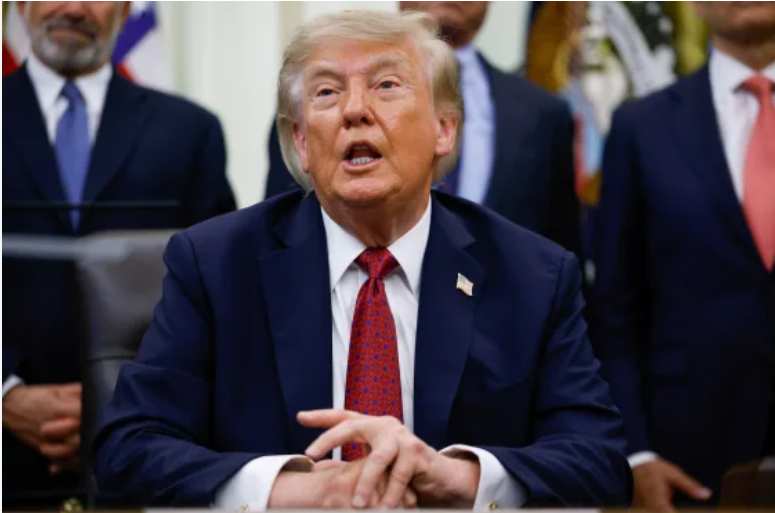 Trump Anuncia Nuevos Acuerdos de Fijación de Precios de Medicamentos con Nueve Empresas Farmacéuticas Adicionales