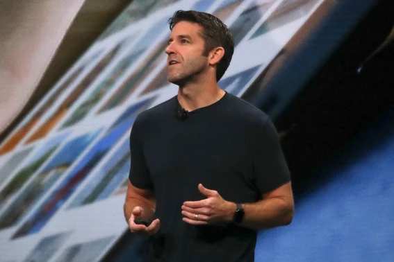 Le nouveau PDG d'Apple, John Ternus, succède à Tim Cook après 15 ans