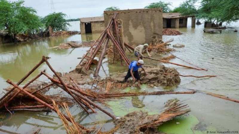 Les dangers climatiques aggravés créant des conditions propices aux inondations