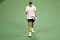 El cabeza de serie Alexander Zverev se recupera justo a tiempo para evitar una eliminación en primera ronda en el US Open