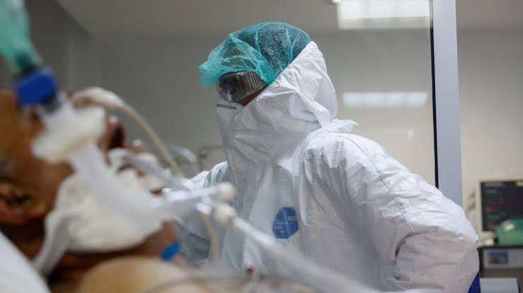 ¿Cuándo las infecciones conducen al COVID prolongado? Los científicos se acercan a los desencadenantes y tratamientos para síndromes post-virales