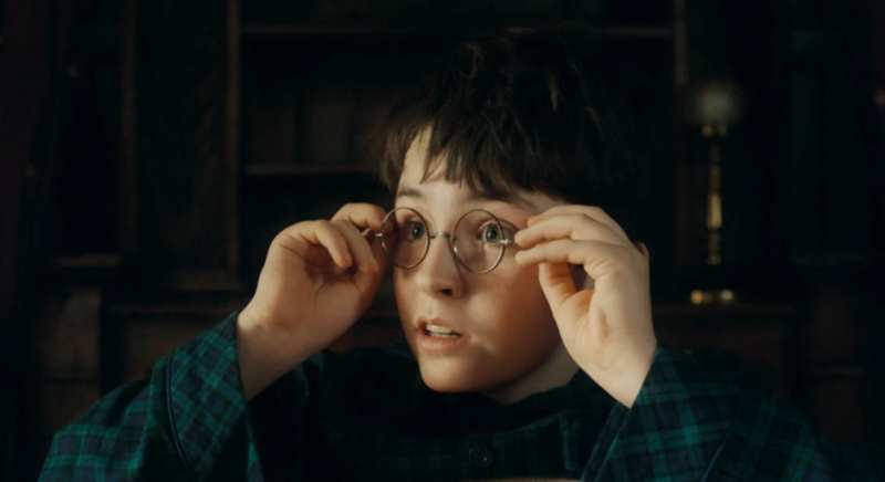 HBO lance une nouvelle bande-annonce majeure de la série Harry Potter avec la Cérémonie de la Répartition et le Quidditch