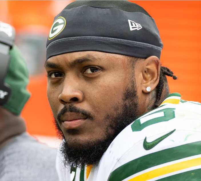 RB de los Packers Josh Jacobs Acusado de Agresión Menor