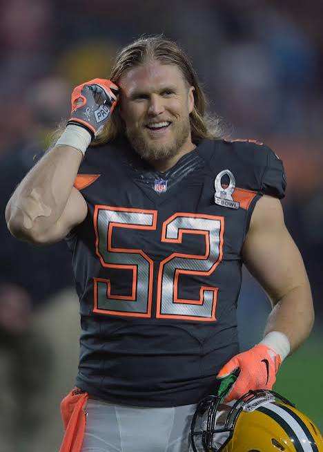 TMZ Duped by AI-Generated Images of Clay Matthews’ ‘New Look’