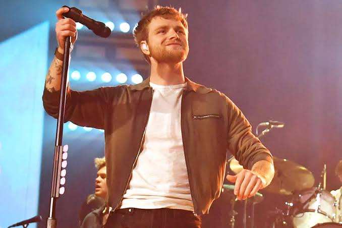 Pop Star Alex Warren Takes Painful Tumble at Melbourne Concert