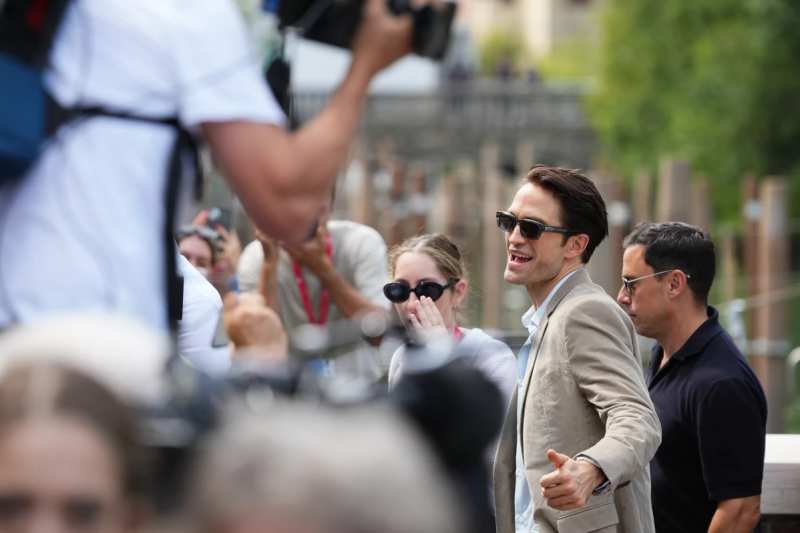 In ‘Primetime,’ Robert Pattinson takes on the ‘irresistible’ role of Chris Hansen