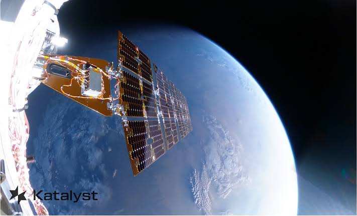 Rescue satellite gets close to NASA’s doomed telescope, even if it can’t save it