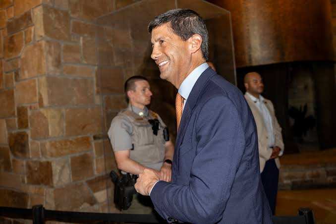 Warsh Warns: Rate Hike on Table if Inflation Fails to Cool