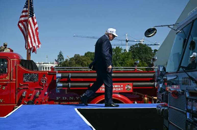 Trump Recounts Firefighters Carrying Him to Safety Near Ground Zero After 9/11 Attacks