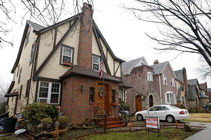 La casa de la infancia del presidente Donald Trump se vende por 2 millones de dólares