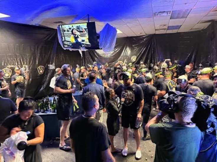 Les Brewers de Milwaukee remportent un quatrième titre consécutif en Centrale NL