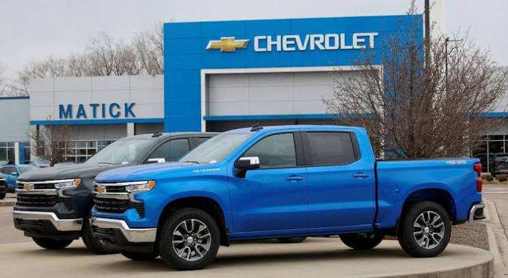 GM doubles down on diesel pickups as rivals tap hybrids
