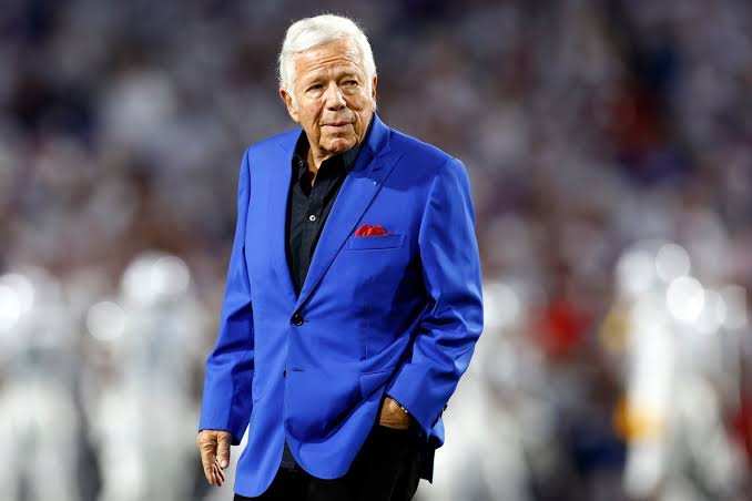 La decisión de Robert Kraft de impedir que Macklemore actuara en Gillette provocó una reacción que el multimillonario no esperaba