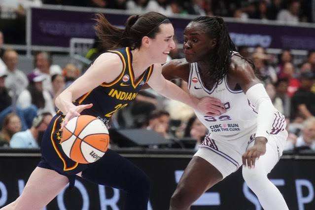 كيسي ميتشل تسجل 33 نقطة لتضع علامة موسم WNBA مع فوز فيفر على تمبو 103-85