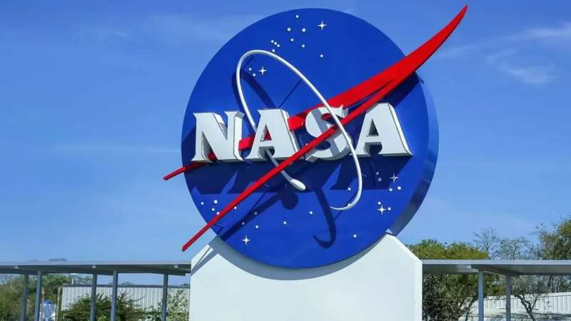 NASA 向 SpaceX 授予 9.46 亿美元合同，用于三次载人飞行