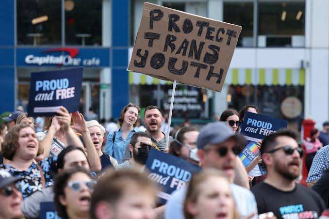Deux systèmes hospitaliers règlent une enquête américaine sur la facturation des soins aux personnes transgenres pour 9,5 millions de dollars