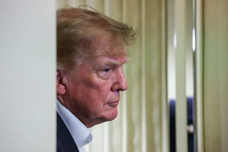 La famille Trump et des alliés technologiques clés obtiennent des milliards en contrats fédéraux au milieu des défenses de la Maison Blanche sur la politique de l'IA