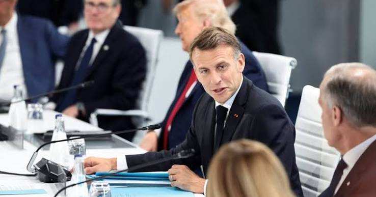 Macron et Carney se rencontrent à Saint-Pierre-et-Miquelon, presque à la porte des États-Unis