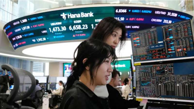 US Tech Demand Sparks Rally in Asian Chip Stocks as Oil Prices Drop