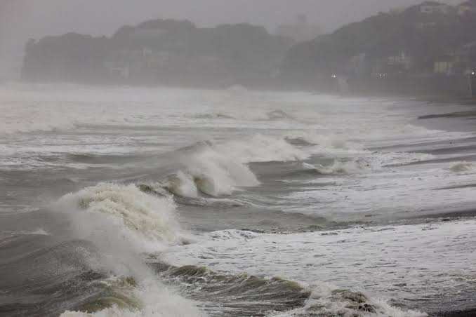 Typhoon approaches eastern Japan, prompting flood and landslide warnings