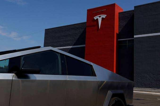 Tesla's supervised self-driving system often misreads speed limits, Belgian safety group finds